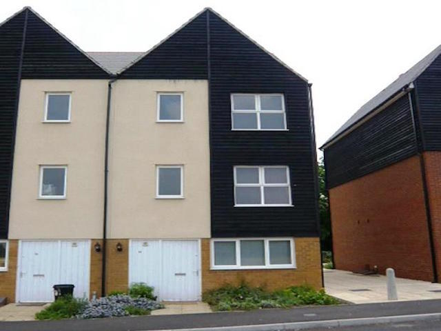 1 bed Mid Terraced House for rent in Ruxley. From Belvoir - Sidcup