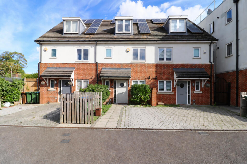 3 bed Mid Terraced House for rent in Ruxley. From Belvoir - Sidcup