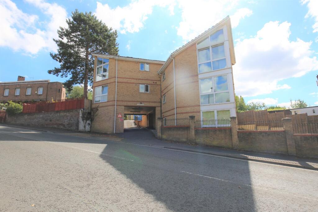 2 bed 1st Floor Flat for rent in Southampton. From Beals - Bitterne 2 bed 1st Floor Flat for rent in Southampton. From Beals - Bitterne