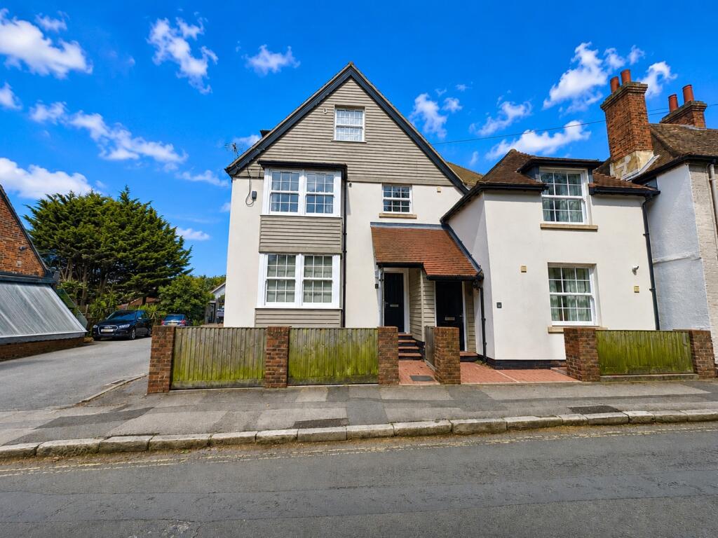 2 bed 1st Floor Flat for rent in Hamble-le-Rice. From Beals - Bitterne 2 bed 1st Floor Flat for rent in Hamble-le-Rice. From Beals - Bitterne