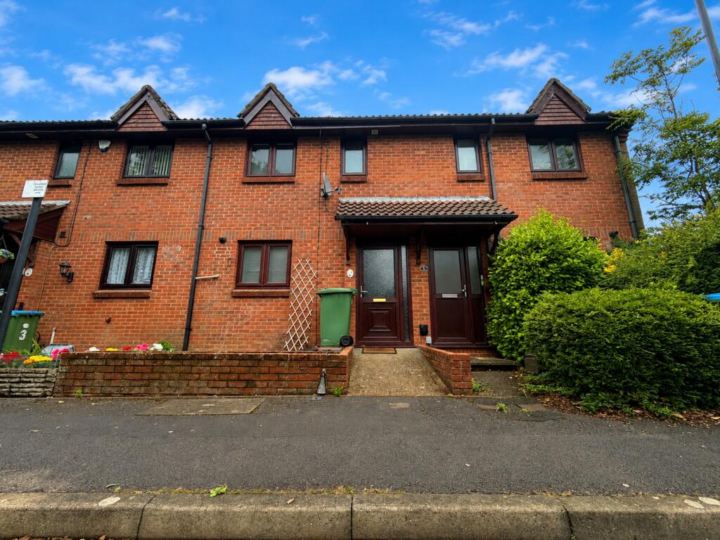 2 bed Mid Terraced House for rent in Netley. From Beals - Bitterne