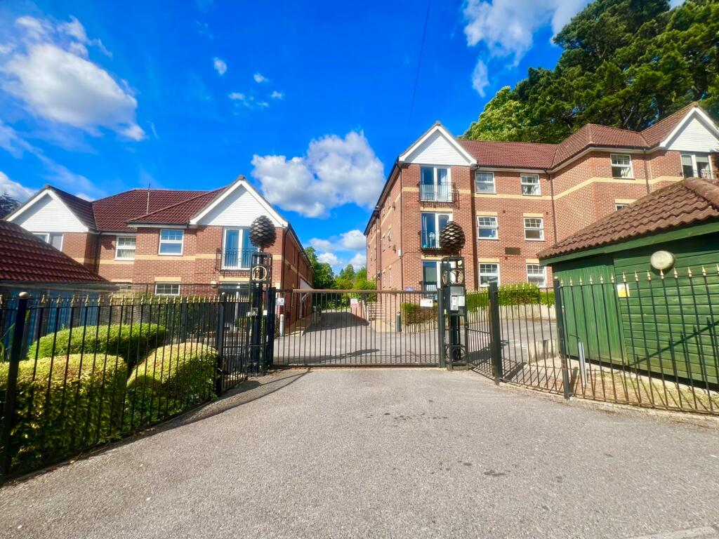 2 bed 1st Floor Flat for rent in Southampton. From Beals - Bitterne