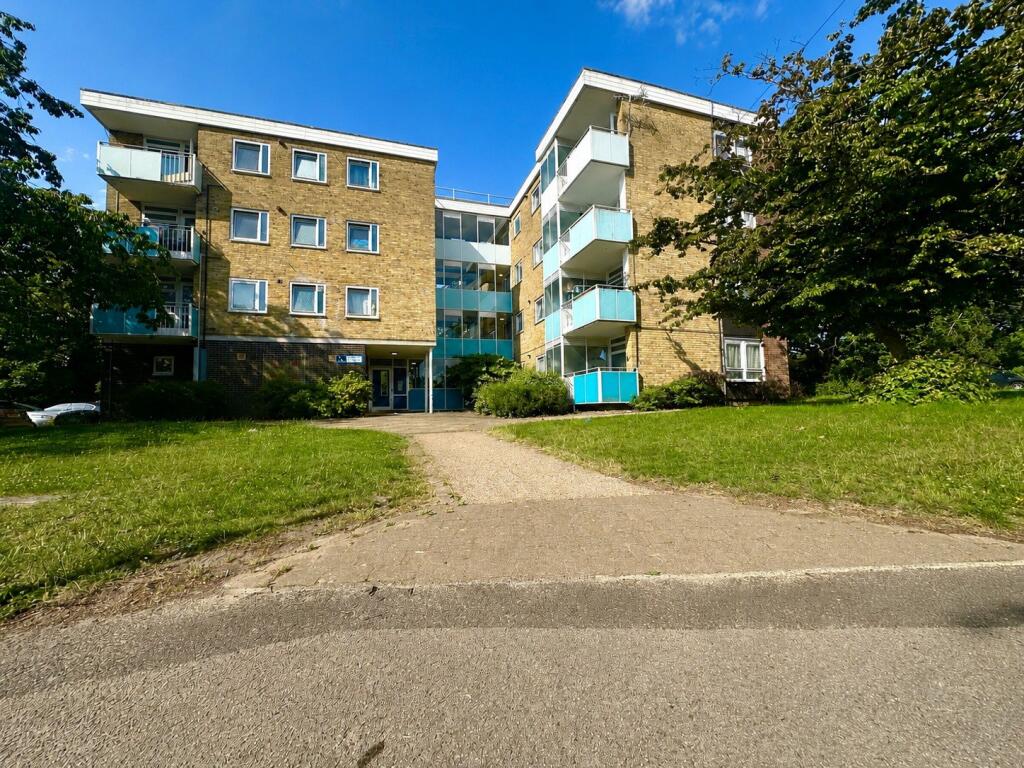 2 bed 1st Floor Flat for rent in Old Netley. From Beals - Bitterne