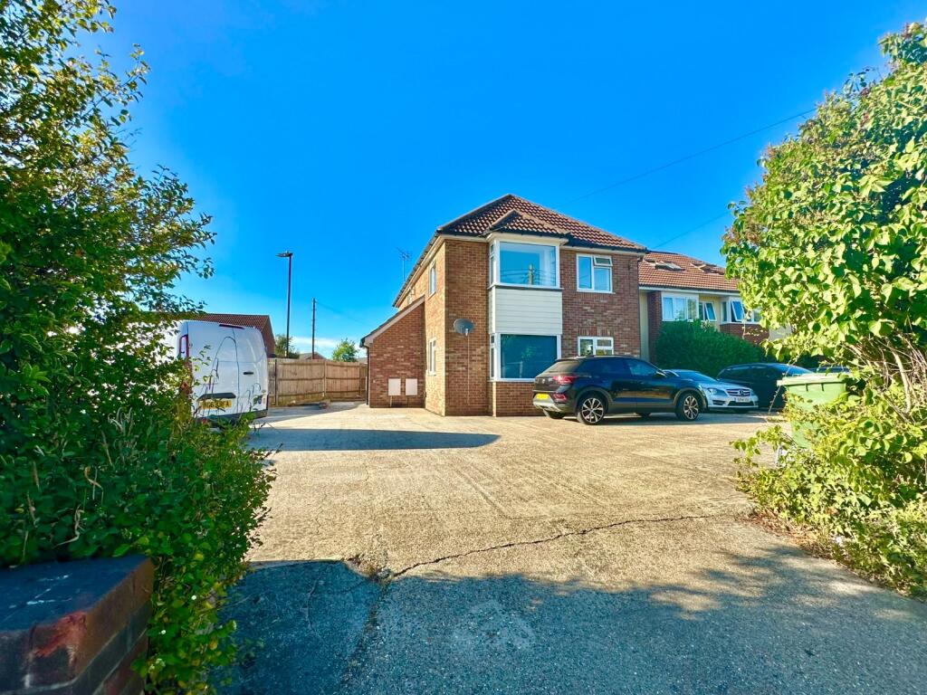 2 bed 1st Floor Flat for rent in Old Netley. From Beals - Bitterne