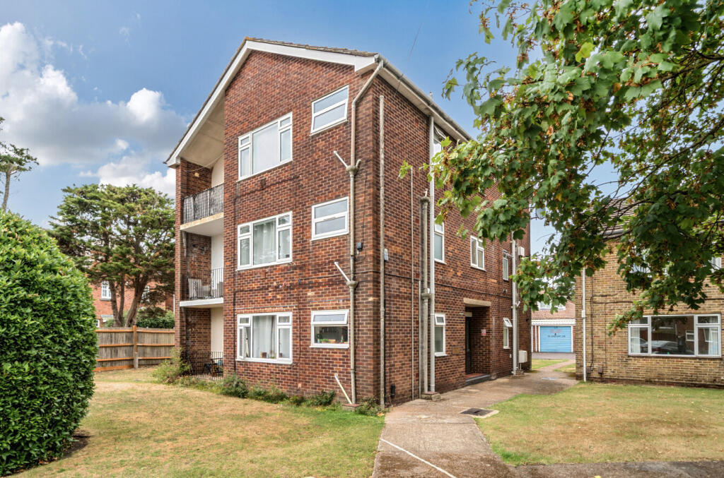 1 bed 1st Floor Flat for rent in Hedge End. From Beals - Bitterne