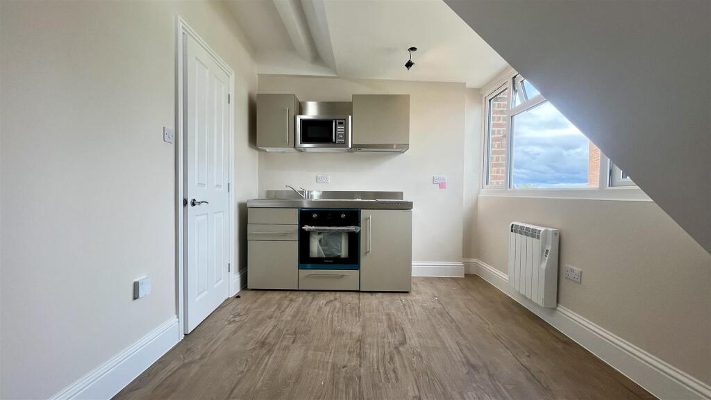 0 bed Studio for rent in Wallington. From Centro - Sutton - Lettings