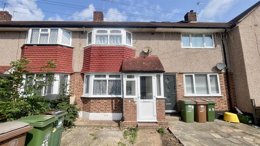 2 bed Mid Terraced House for rent in Carshalton. From Centro - Sutton - Lettings
