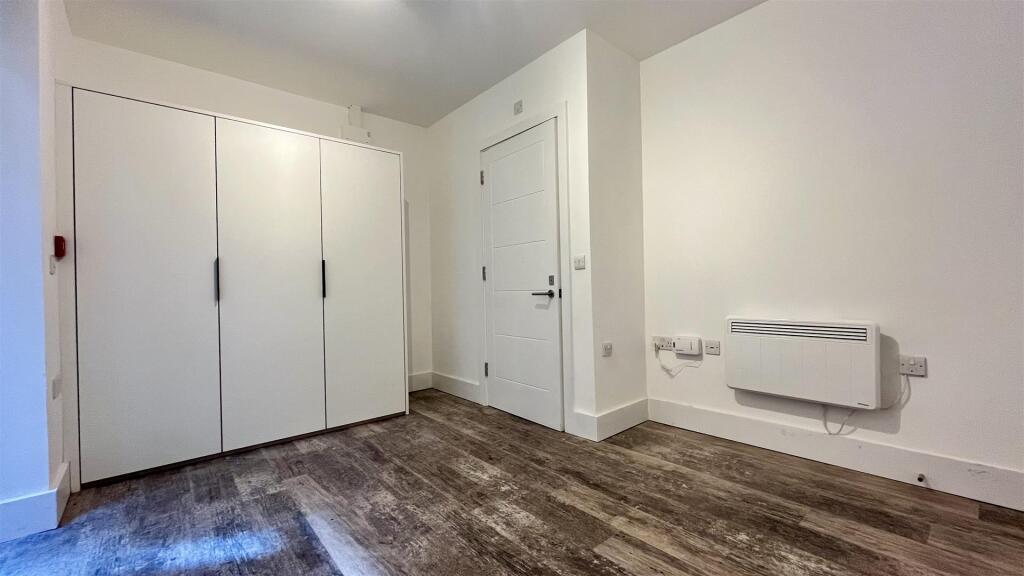 4 bed Studio for rent in Carshalton. From Centro - Sutton - Lettings 4 bed Studio for rent in Carshalton. From Centro - Sutton - Lettings
