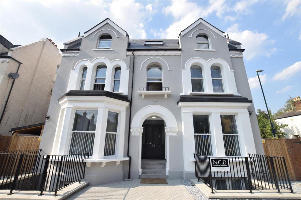 4 bed Studio for rent in Carshalton. From Centro - Sutton - Lettings