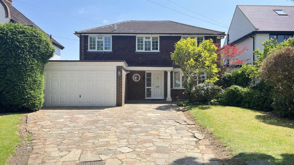4 bed Detached for rent in Banstead. From Centro - Sutton - Lettings