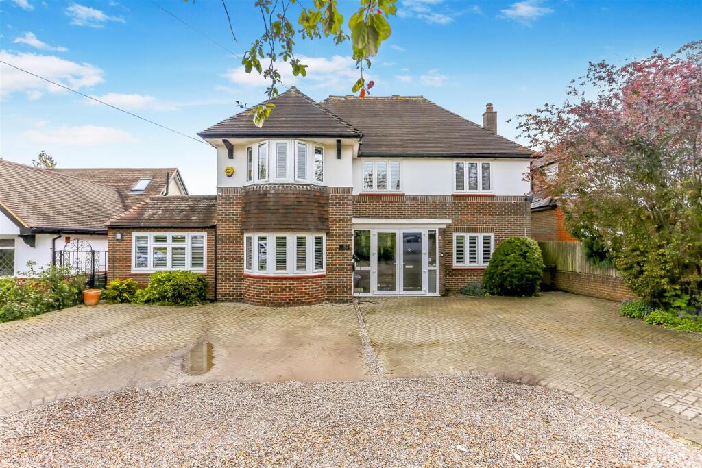 5 bed Detached for rent in Nork. From Centro - Sutton - Lettings