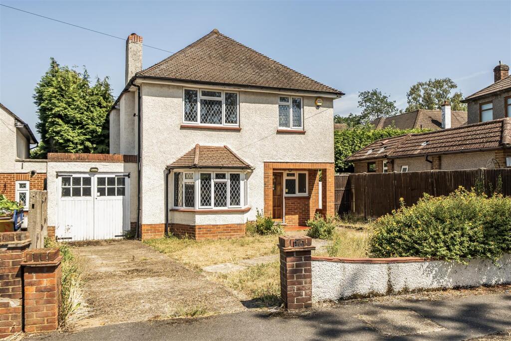 3 bed Detached for rent in Banstead. From Centro - Sutton - Lettings 3 bed Detached for rent in Banstead. From Centro - Sutton - Lettings