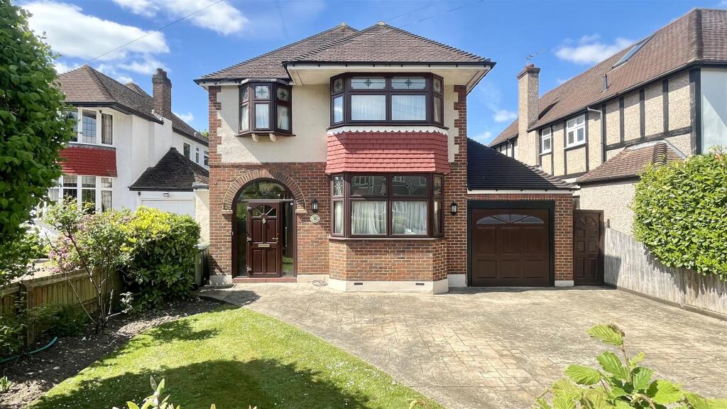 3 bed Detached for rent in Ewell. From Centro - Sutton - Lettings 3 bed Detached for rent in Ewell. From Centro - Sutton - Lettings