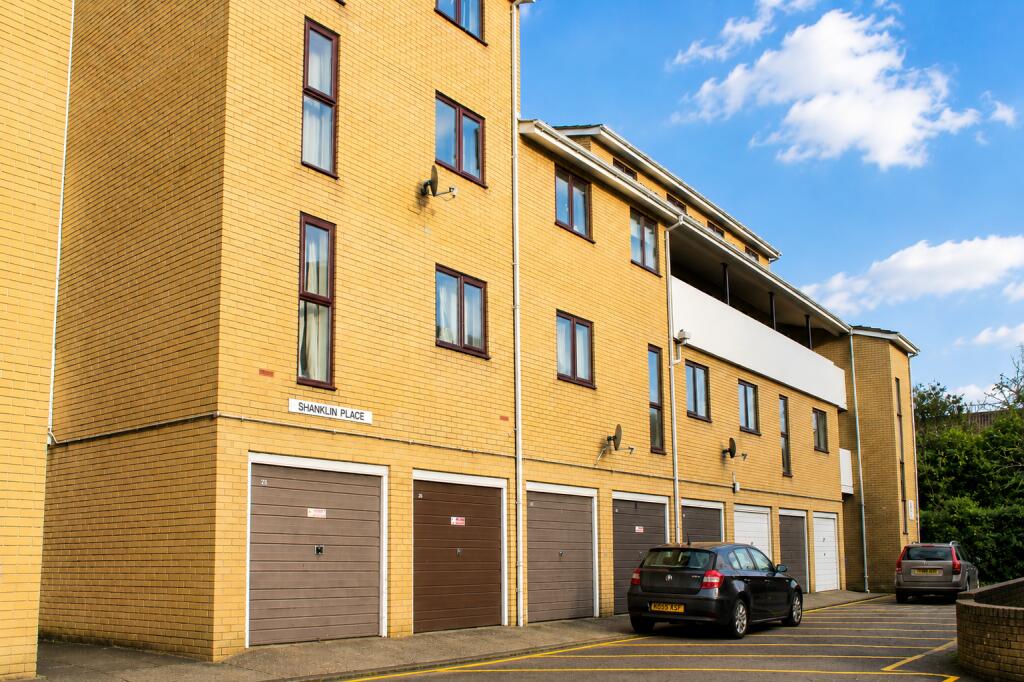 2 bed 1st Floor Flat for rent in Titchfield. From Beals - Fareham