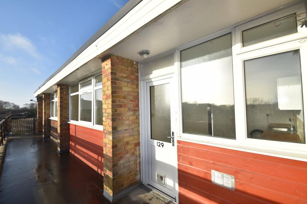 2 bed 1st Floor Flat for rent in Segensworth. From Beals - Fareham
