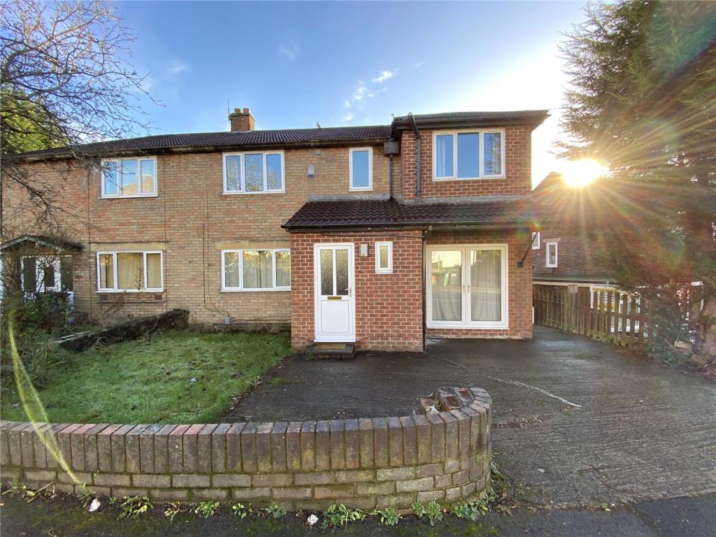 6 bed Semi-Detached House for rent in Huddersfield. From Whitegates Estate Agents - Huddersfield
