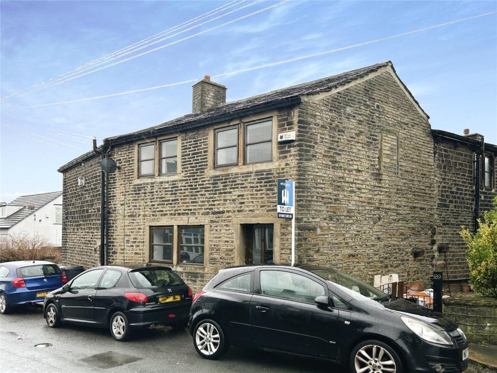 2 bed End Terraced House for rent in Huddersfield. From Whitegates Estate Agents - Huddersfield