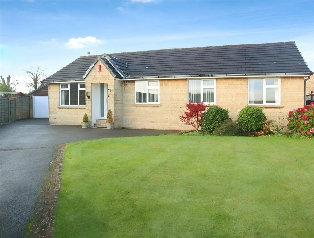 3 bed Bungalow for rent in Huddersfield. From Whitegates Estate Agents - Huddersfield