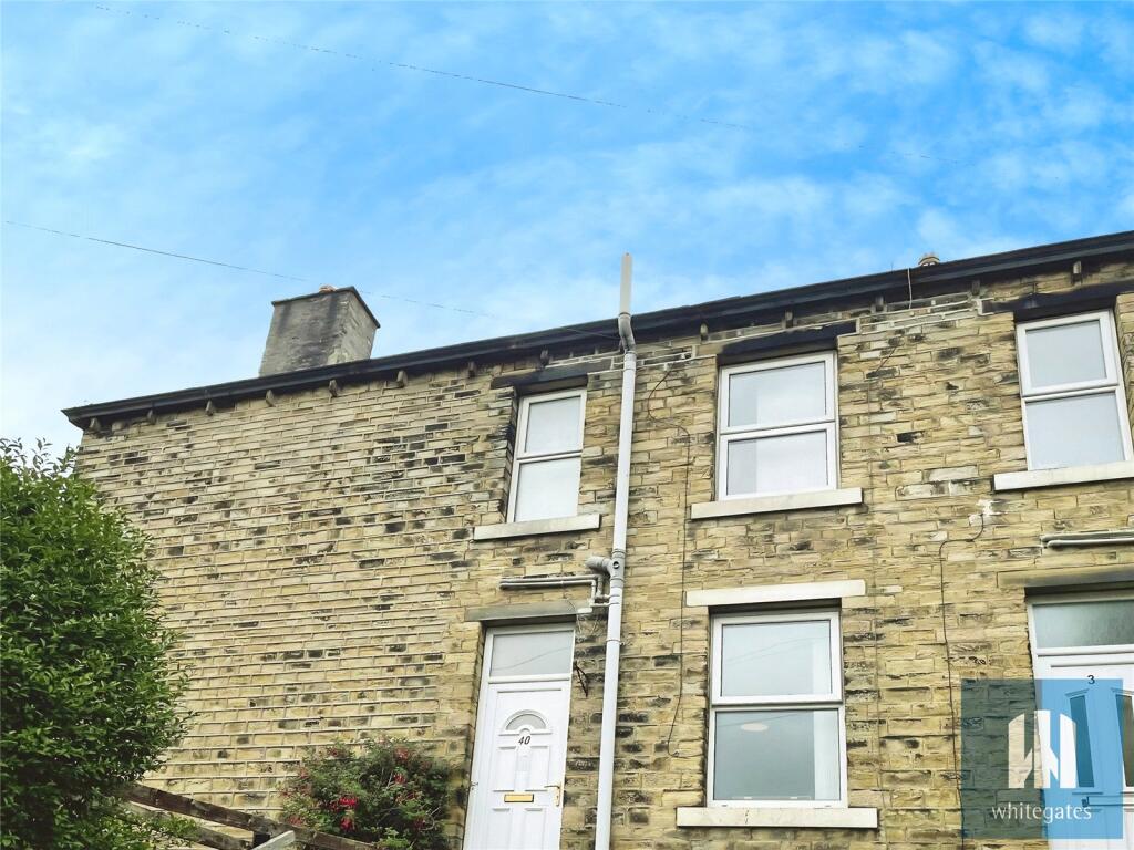 2 bed Mid Terraced House for rent in Huddersfield. From Whitegates - Huddersfield