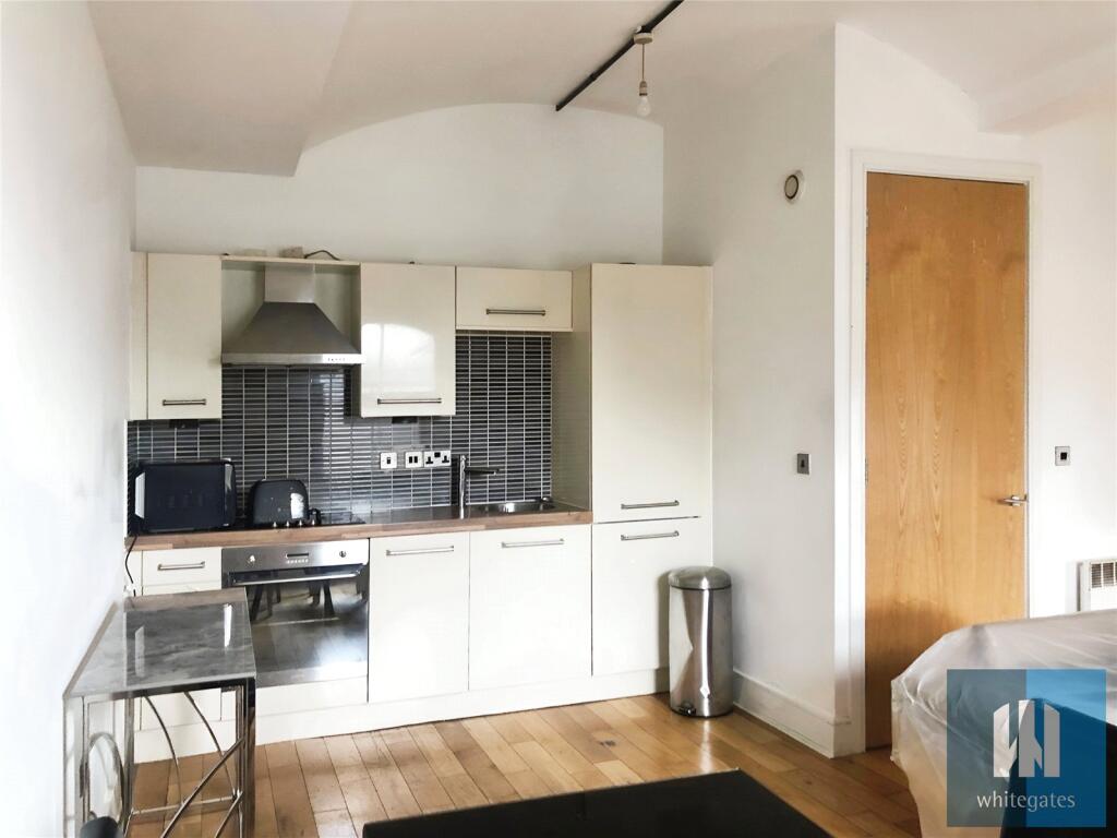 2 bed Apartment for rent in Huddersfield. From Whitegates - Huddersfield
