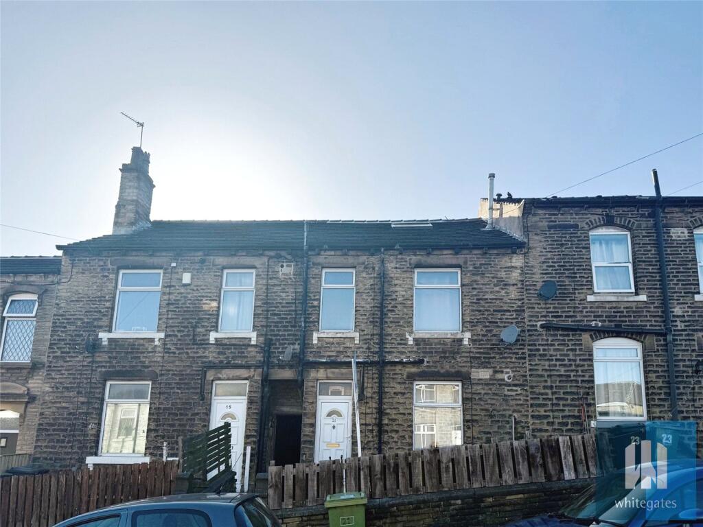 2 bed Mid Terraced House for rent in Huddersfield. From Whitegates - Huddersfield