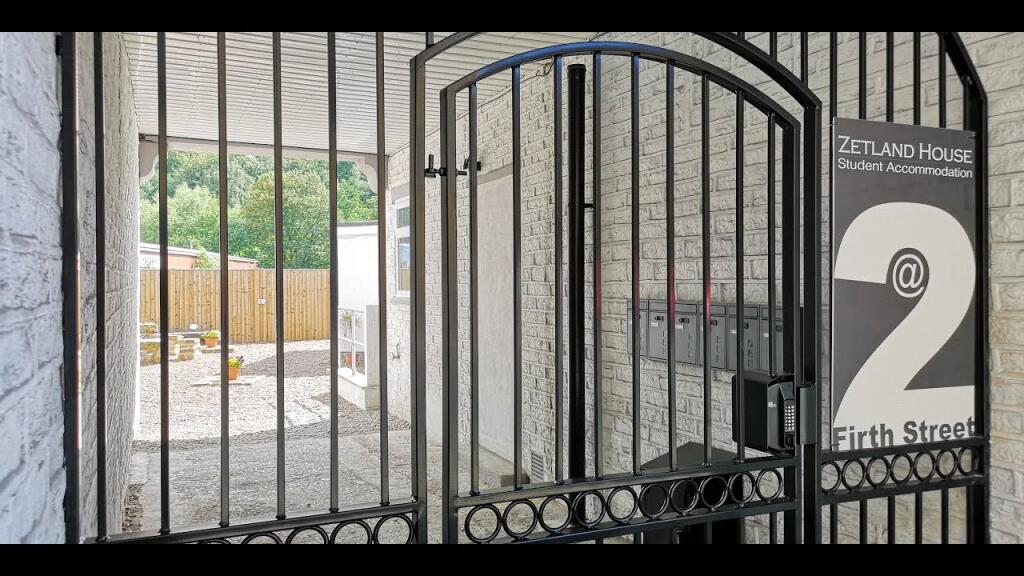 1 bed House Share for rent in Huddersfield. From Whitegates - Huddersfield