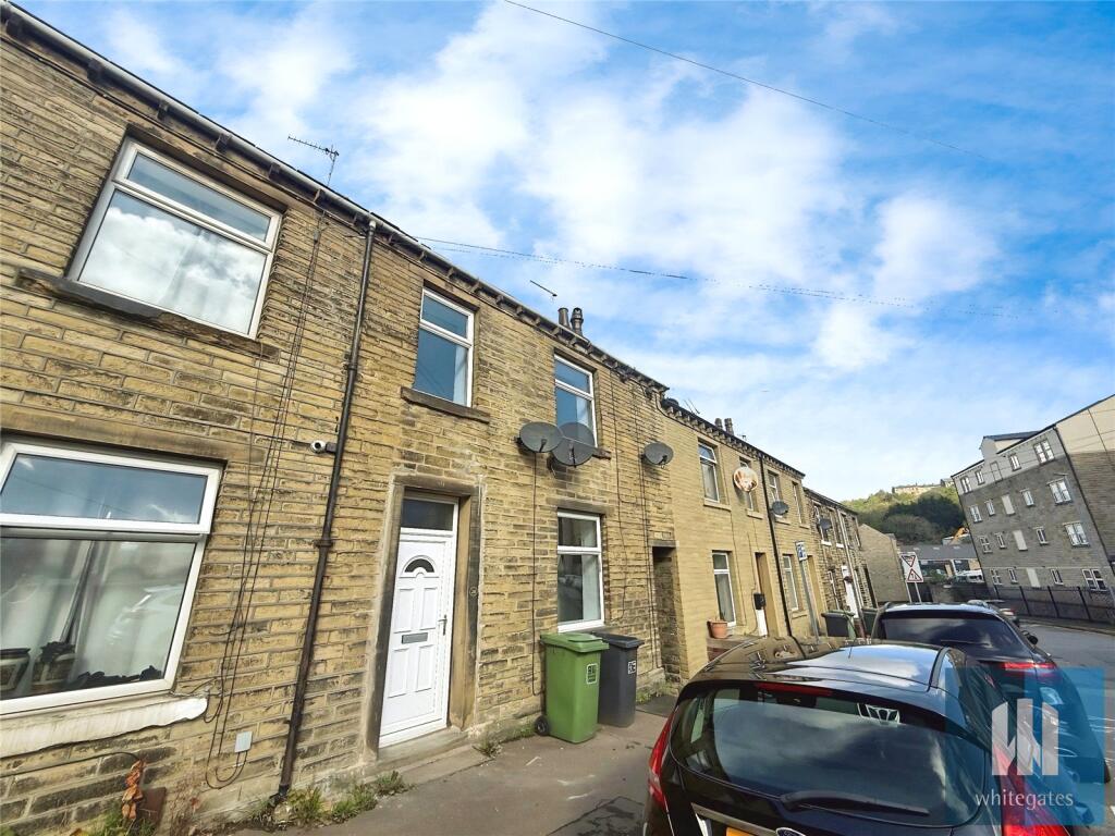 2 bed Mid Terraced House for rent in Huddersfield. From Whitegates - Huddersfield