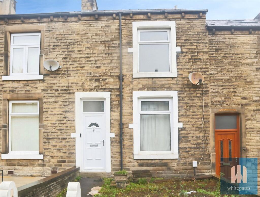 3 bed Mid Terraced House for rent in Netherton. From Whitegates - Huddersfield