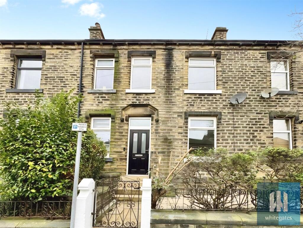 2 bed Mid Terraced House for rent in Outlane. From Whitegates - Huddersfield 2 bed Mid Terraced House for rent in Outlane. From Whitegates - Huddersfield