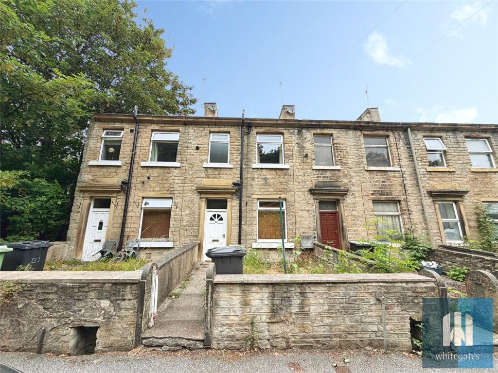1 bed Mid Terraced House for rent in Netherton. From Whitegates - Huddersfield