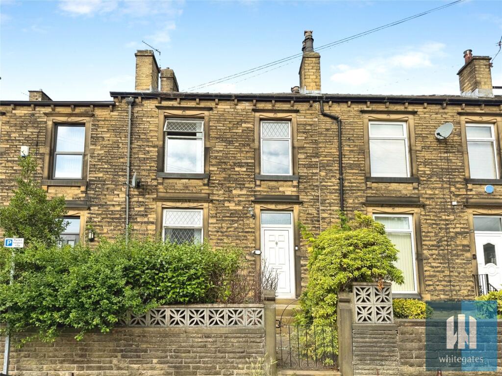 3 bed Mid Terraced House for rent in Huddersfield. From Whitegates - Huddersfield
