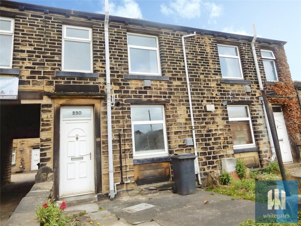 2 bed Mid Terraced House for rent in Outlane. From Whitegates - Huddersfield