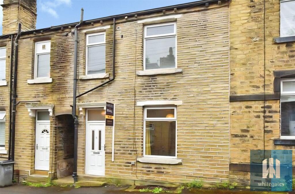 3 bed Mid Terraced House for rent in Huddersfield. From Whitegates - Huddersfield