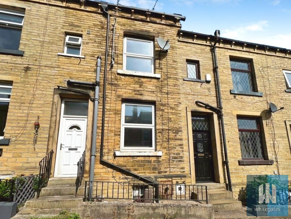 2 bed Mid Terraced House for rent in Brighouse. From Whitegates - Huddersfield