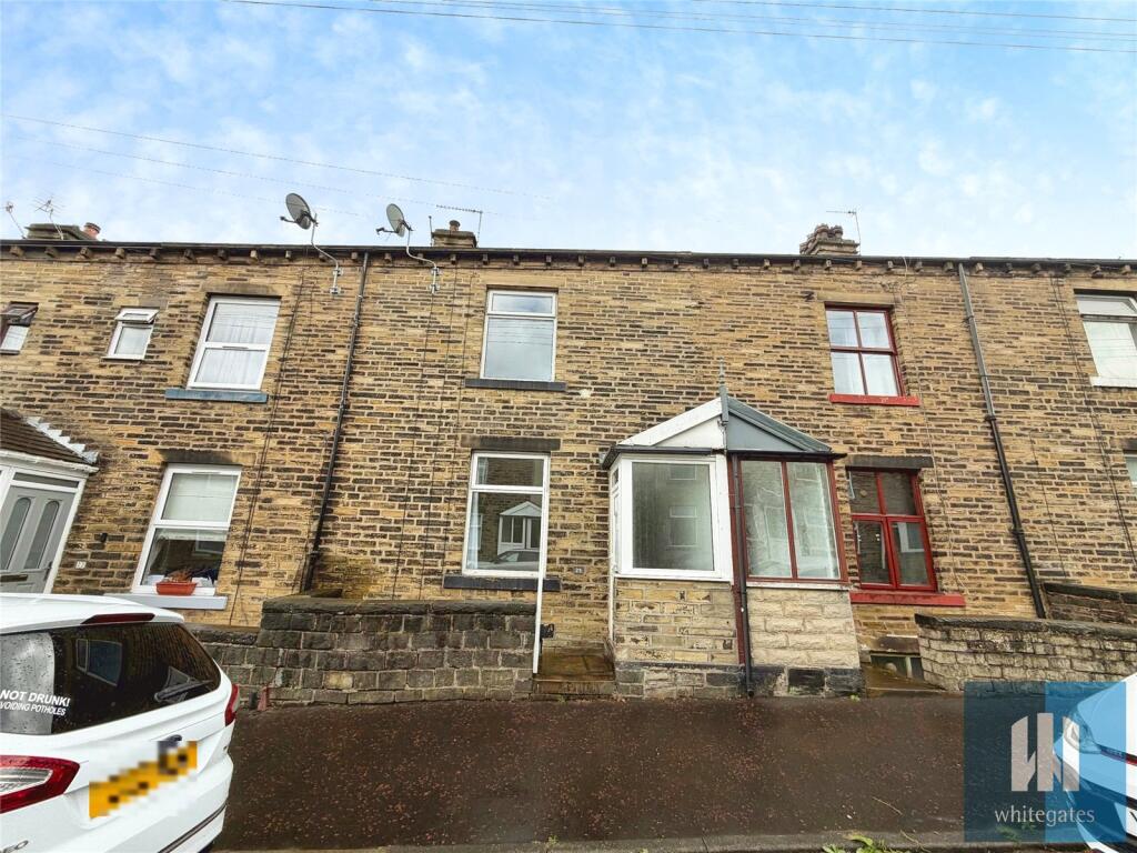 2 bed Mid Terraced House for rent in Halifax. From Whitegates - Huddersfield