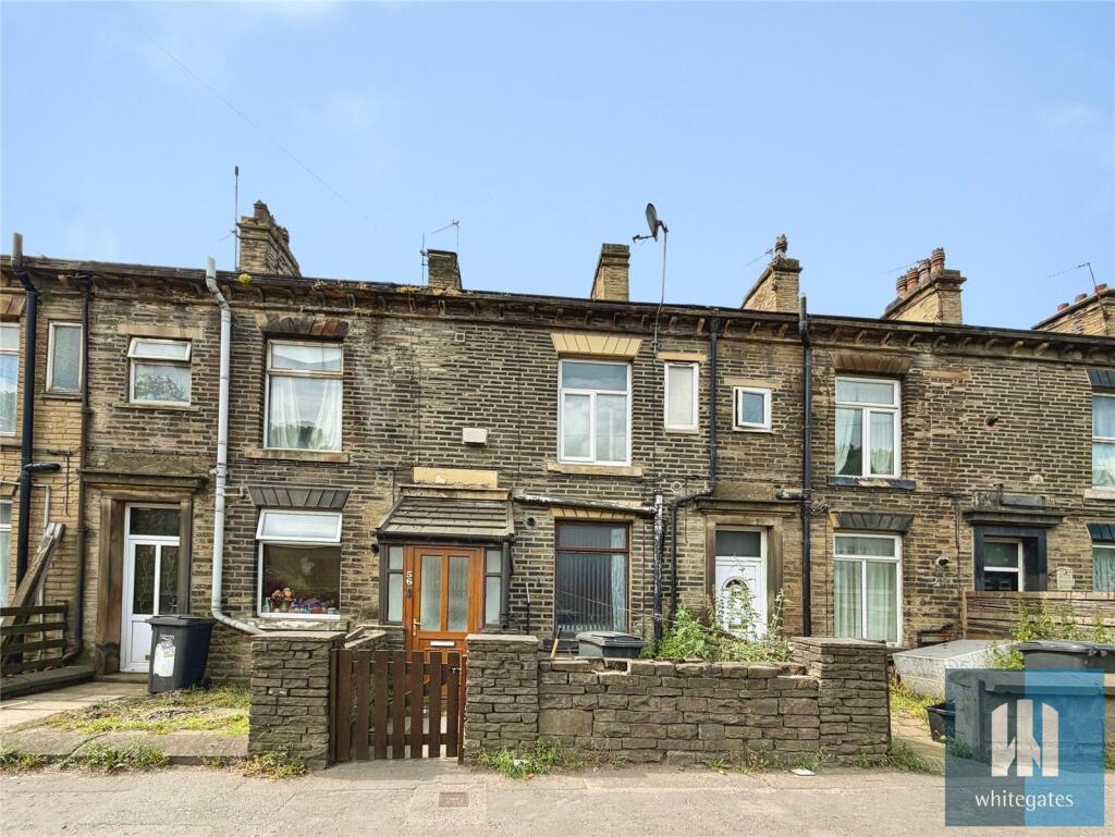2 bed Mid Terraced House for rent in Brighouse. From Whitegates - Huddersfield