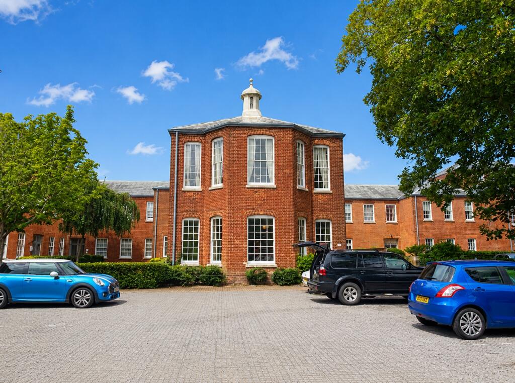 2 bed 1st Floor Flat for rent in Knowle. From Beals - Gosport