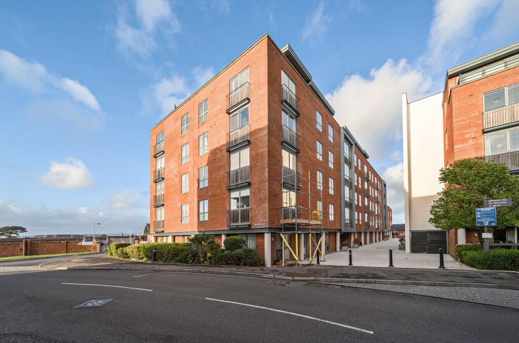 2 bed 1st Floor Flat for rent in Gosport. From Beals - Gosport