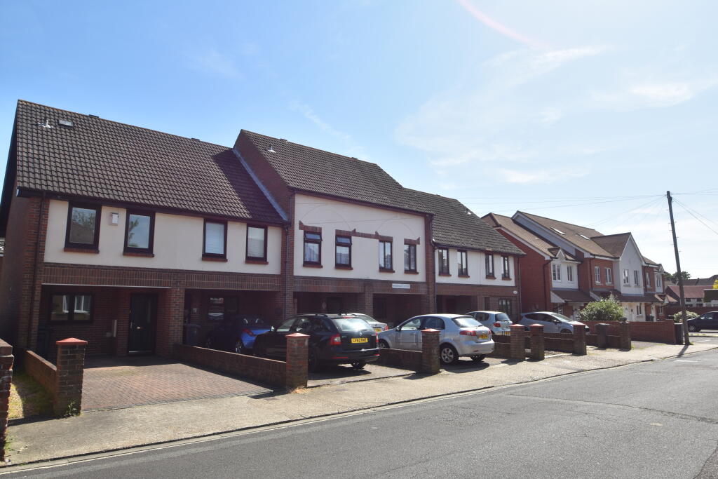 2 bed Mid Terraced House for rent in Gosport. From Beals - Gosport