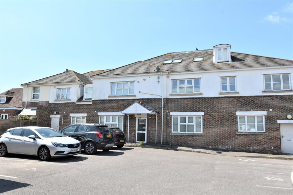 2 bed 1st Floor Flat for rent in Peel Common. From Beals - Gosport