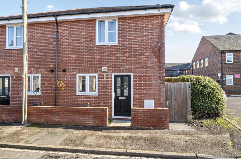 3 bed Semi Detached for rent in Gosport. From Beals - Gosport 3 bed Semi Detached for rent in Gosport. From Beals - Gosport