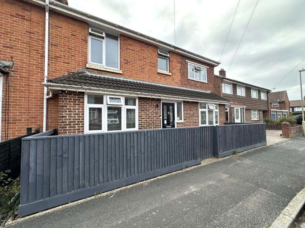 4 bed Semi Detached for rent in Gosport. From Beals - Gosport 4 bed Semi Detached for rent in Gosport. From Beals - Gosport