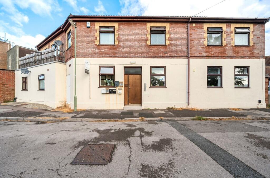2 bed 1st Floor Flat for rent in Gosport. From Beals - Gosport 2 bed 1st Floor Flat for rent in Gosport. From Beals - Gosport