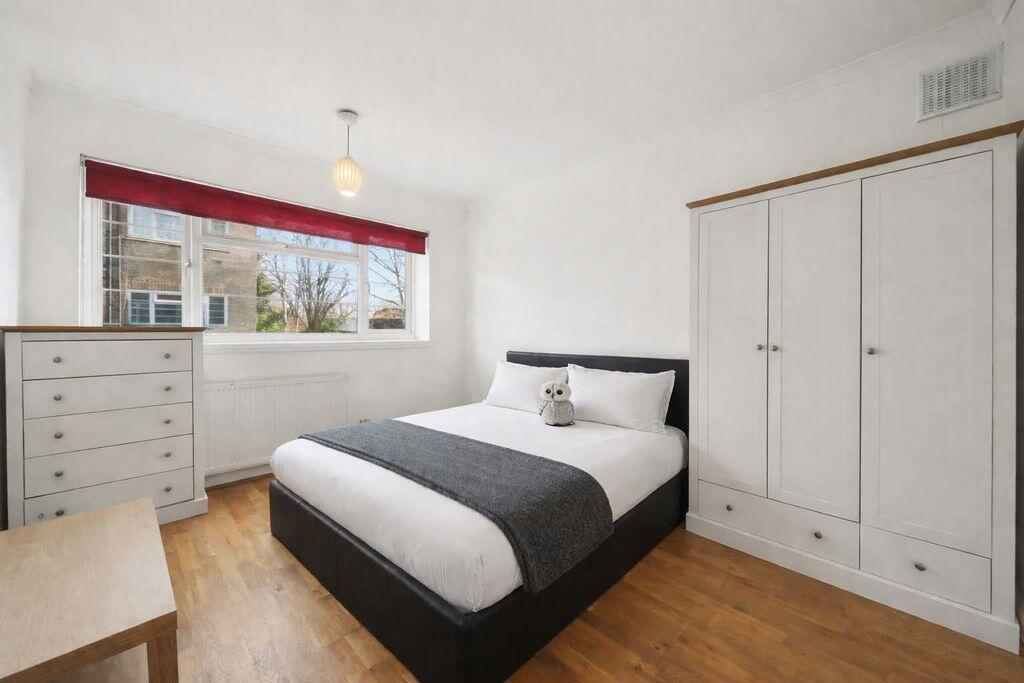 2 bed 1st Floor Flat for rent in Clapham. From Patrick Henry Ltd