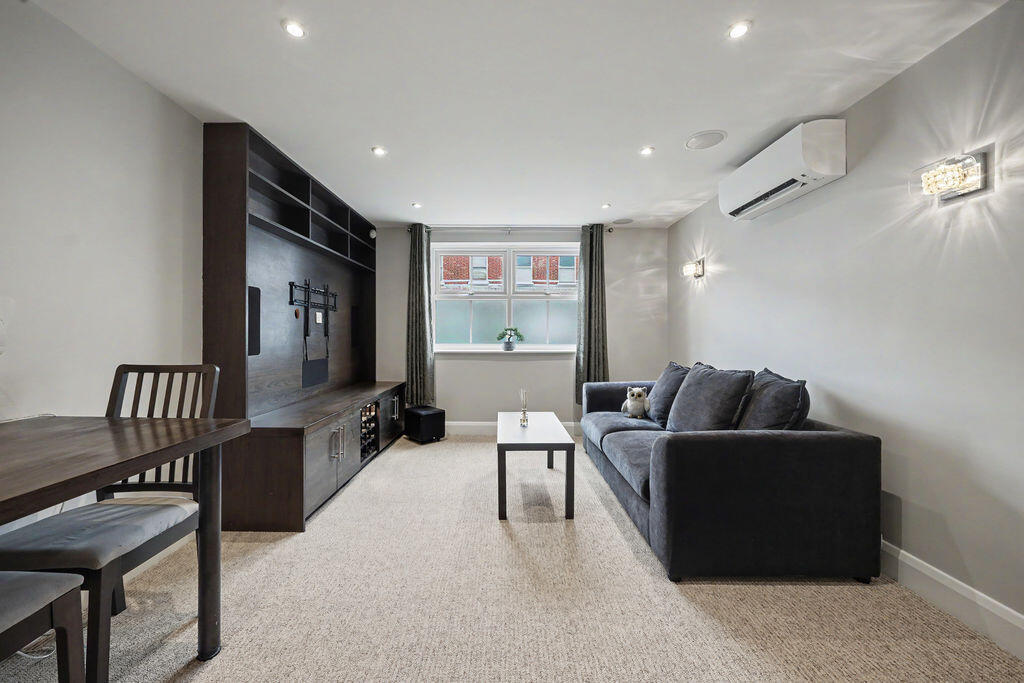 1 bed 1st Floor Flat for rent in Merton. From Patrick Henry Ltd