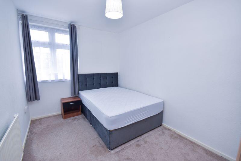 3 bed 1st Floor Flat for rent in London. From Patrick Henry Ltd
