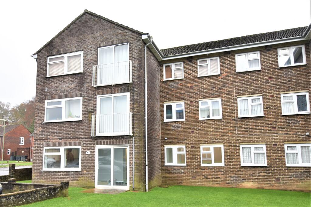 1 bed 1st Floor Flat for rent in Horndean. From Beals - Havant