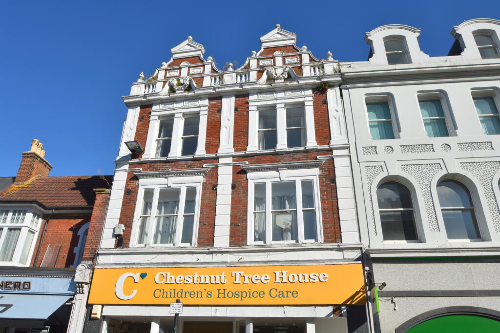 2 bed 1st Floor Flat for rent in Havant. From Beals - Havant