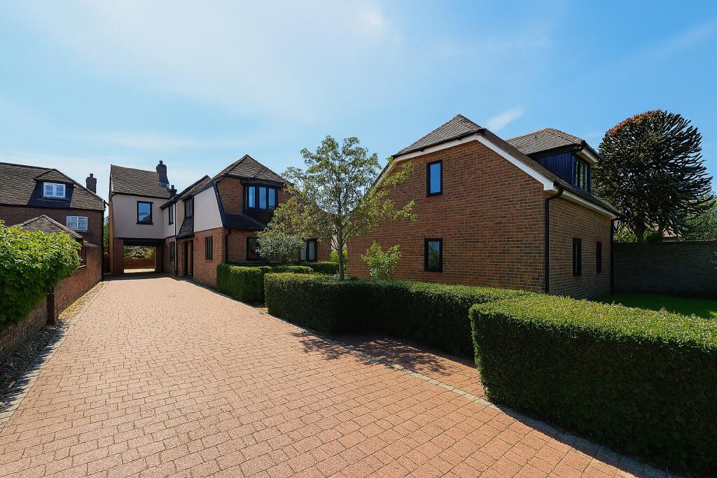 2 bed 1st Floor Flat for rent in Havant. From Beals - Havant