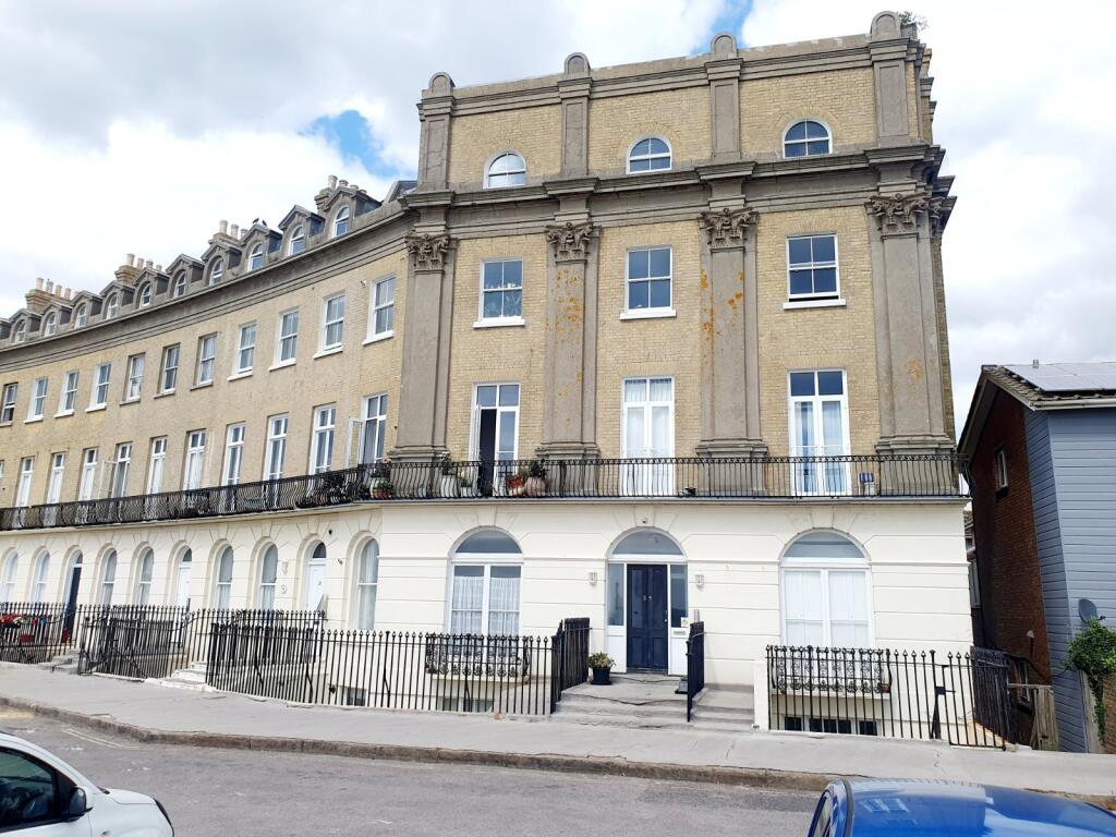 1 bed 1st Floor Flat for rent in Fleet. From Beals - Havant